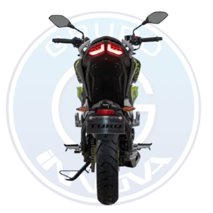 Detalle del motor 250cc 4 válvulas de la motocicleta Tuko TK CR5 GT 2026