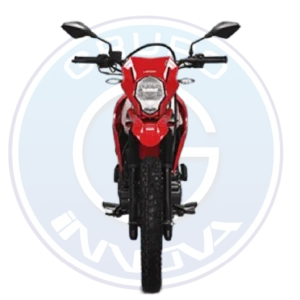 Parte frontal con diseño agresivo ideal para uso off road.