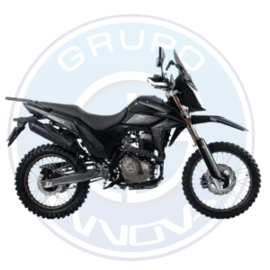 Parte frontal con diseño agresivo ideal para uso off road.