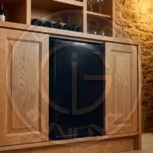 Minibar Innova 92L en dormitorio