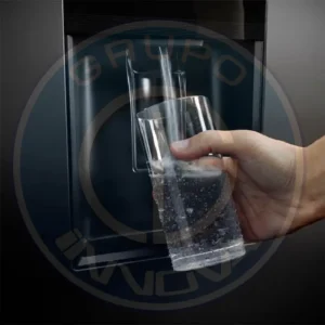 Refrigeradora Electrolux con dispensador de agua