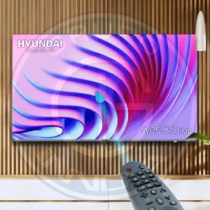 Smart TV Hyundai 70 pulgadas en sala moderna